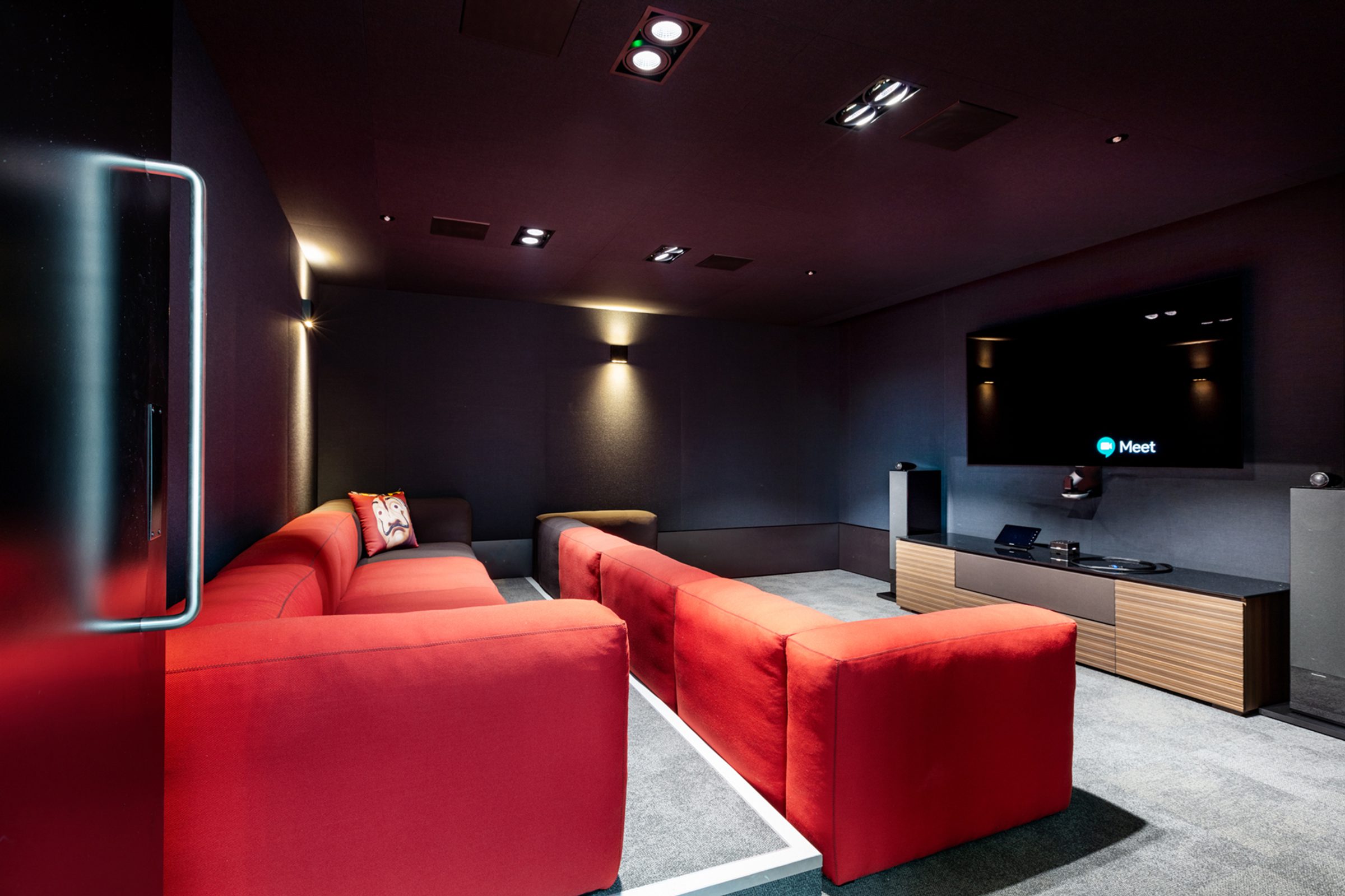 Loop Interiors | Netflix | Design & Build of London HQ
